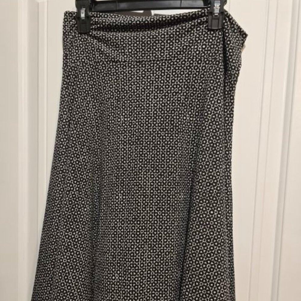 LuLaRoe Skirt Black and White Size Large